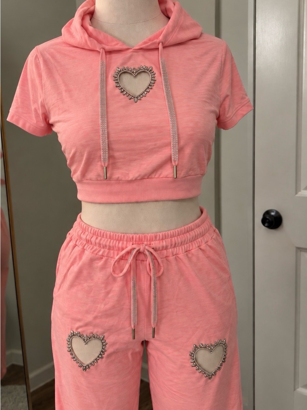 Women's Pink Heart-Appliqué Crop Hoodie & Jogger Set